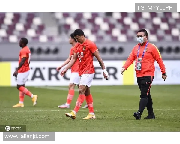 胜利船与恒大首发阵容对比分析揭示双方战术布局与关键球员表现