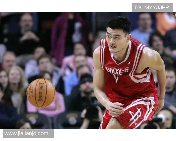 姚明与詹姆斯巅峰对决精彩比赛录像回顾与分析 姚明与詹姆斯巅峰对决精彩比赛录像回顾与分析