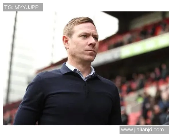 欢呼吧卢顿与查尔顿的激烈对决展现足球魅力与激情的巅峰时刻 欢呼吧卢顿与查尔顿的激烈对决展现足球魅力与激情的巅峰时刻