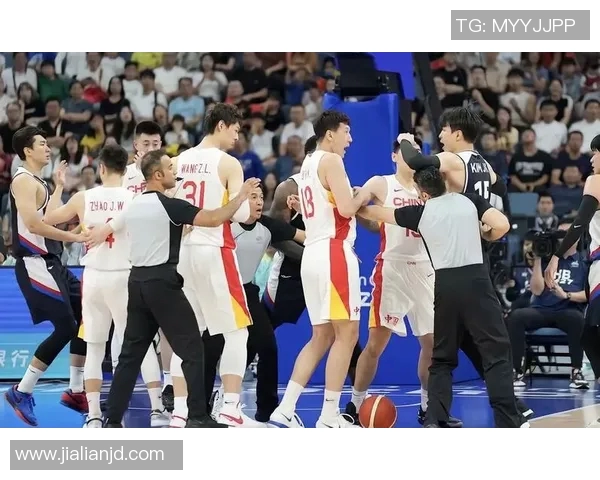 激烈对决:韩国男篮挑战中国队争夺亚洲篮球赛冠军荣耀 激烈对决:韩国男篮挑战中国队争夺亚洲篮球赛冠军荣耀