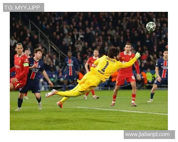 2015年欧冠切尔西与巴黎圣日耳曼激战回顾及精彩瞬间分析