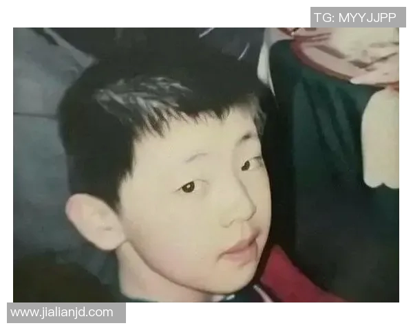 陈林坚的篮球之路:从青涩少年到职业明星的成长故事 陈林坚的篮球之路:从青涩少年到职业明星的成长故事