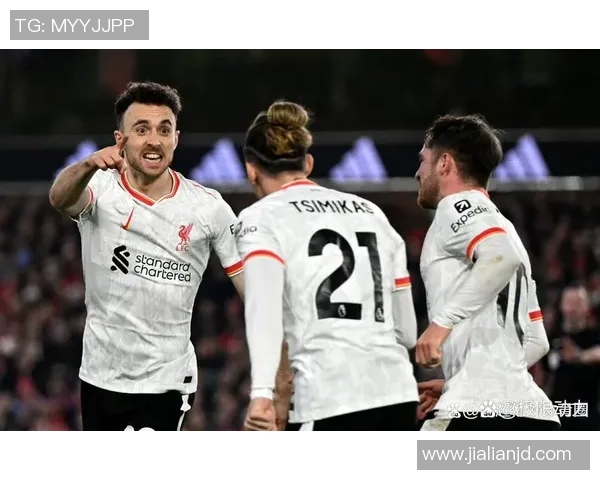 阿仙奴与纽卡斯尔激战正酣谁将赢得英超巅峰对决的荣耀 阿仙奴与纽卡斯尔激战正酣谁将赢得英超巅峰对决的荣耀