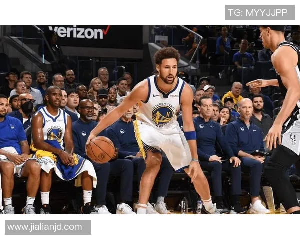 2017年马刺勇士季后赛第三场精彩对决回顾与分析