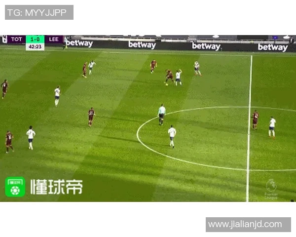 上海足球队防守战术解析与球员协作深度剖析