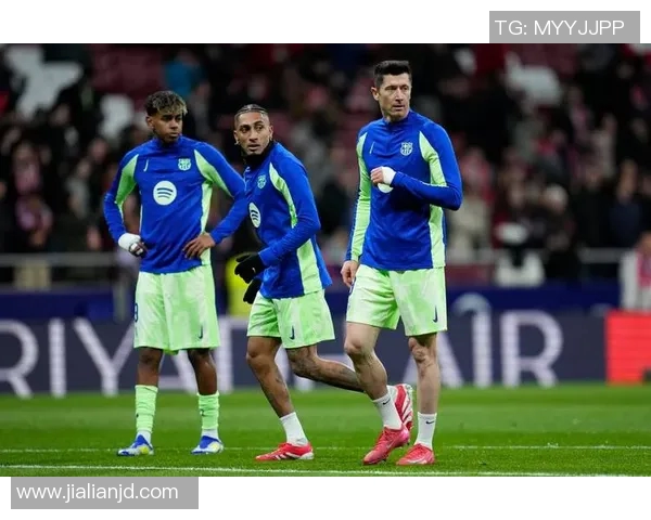 切沃与卡利亚的精彩对决揭示意甲联赛的激烈竞争与球队实力较量 切沃与卡利亚的精彩对决揭示意甲联赛的激烈竞争与球队实力较量