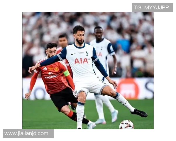 曼联与热刺足总杯激战正酣直播全程回顾与精彩瞬间分析