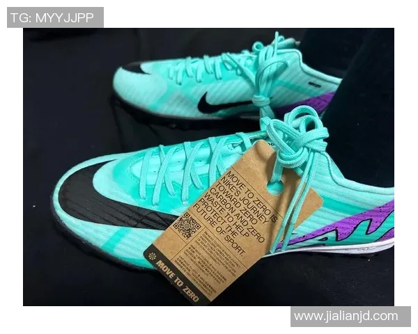 欧文新鞋发布会引发热议踩踏耐克Logo传达真正艺术无须标签的理念 欧文新鞋发布会引发热议踩踏耐克Logo传达真正艺术无须标签的理念